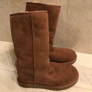100% AUTHENTIC UGGS